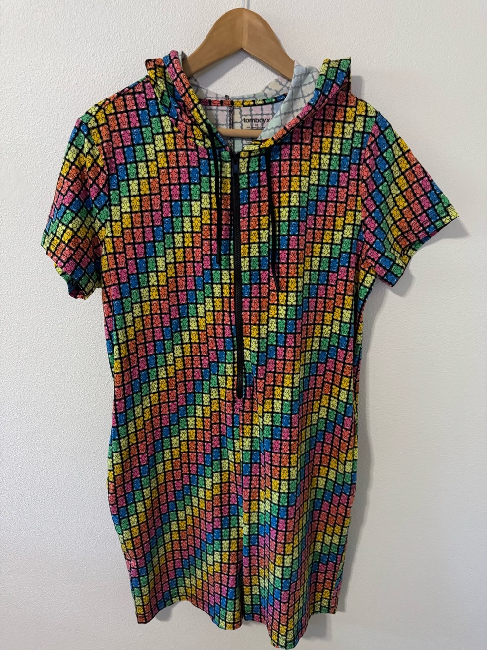 TomboyX Rainbow Gummy Bear Short-Sleeve Hooded Romper Zipper Lounge Pockets-XS